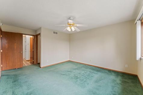 2136 49th Way E Inver Grove Heights MN 55077
