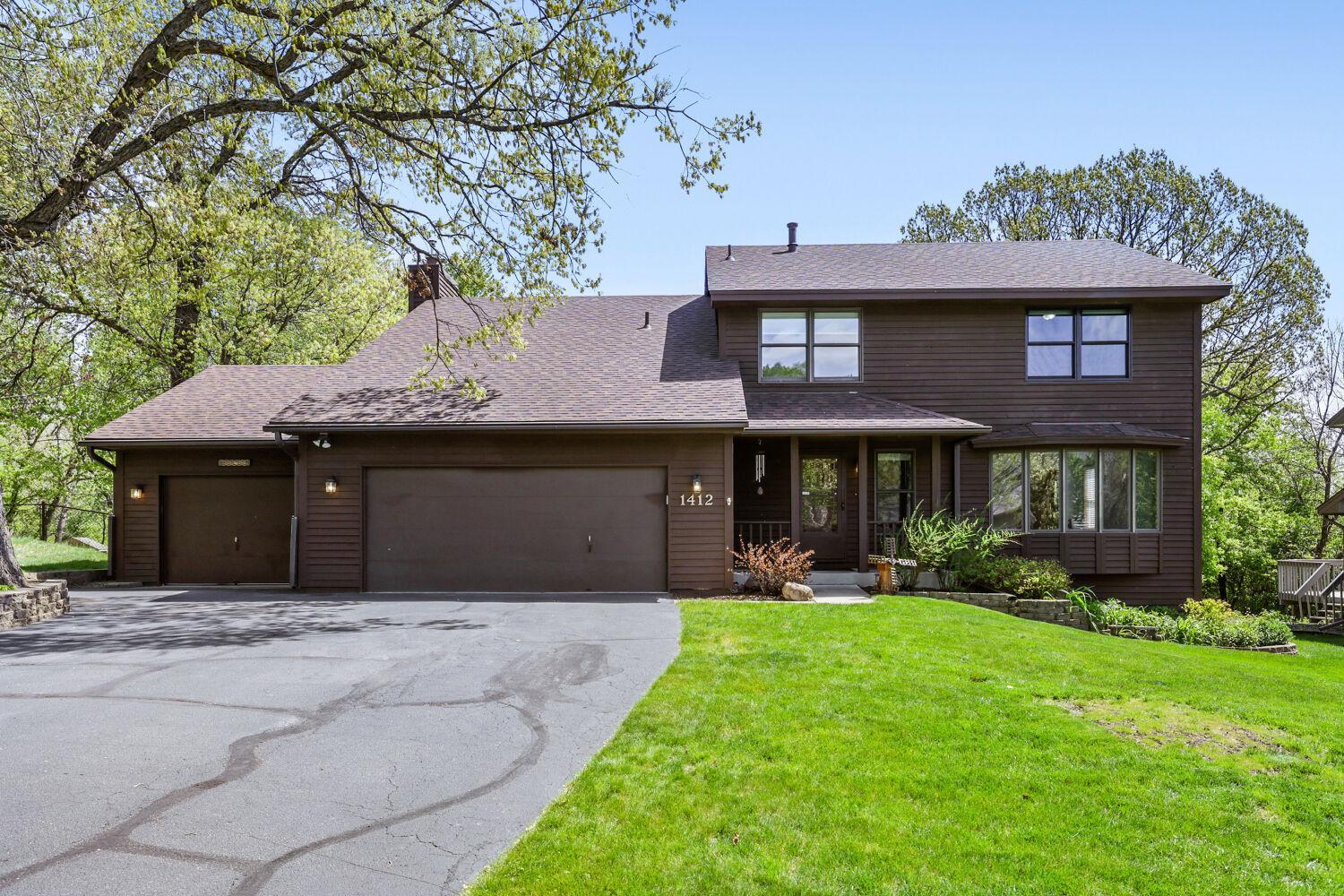 1412 Rushmore Crescent Burnsville MN 55306