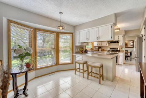 1412 Rushmore Crescent Burnsville MN 55306