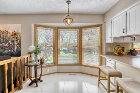 1412 Rushmore Crescent Burnsville MN 55306