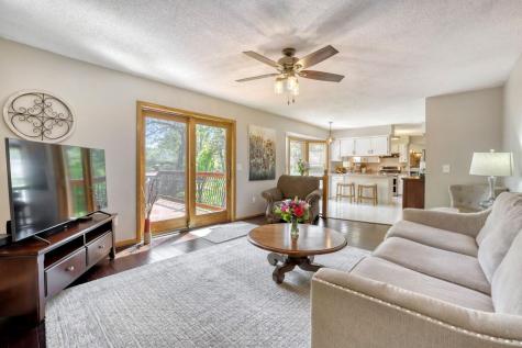 1412 Rushmore Crescent Burnsville MN 55306