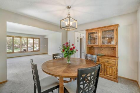 1412 Rushmore Crescent Burnsville MN 55306