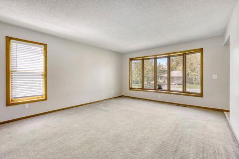 1412 Rushmore Crescent Burnsville MN 55306