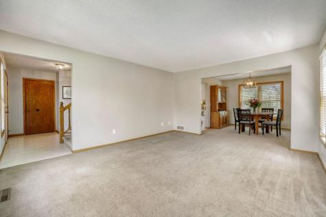 1412 Rushmore Crescent Burnsville MN 55306
