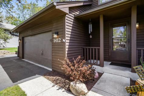 1412 Rushmore Crescent Burnsville MN 55306