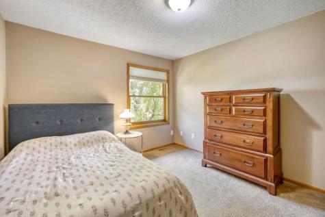 1412 Rushmore Crescent Burnsville MN 55306