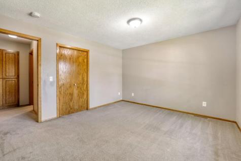 1412 Rushmore Crescent Burnsville MN 55306