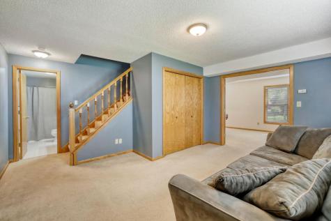 1412 Rushmore Crescent Burnsville MN 55306