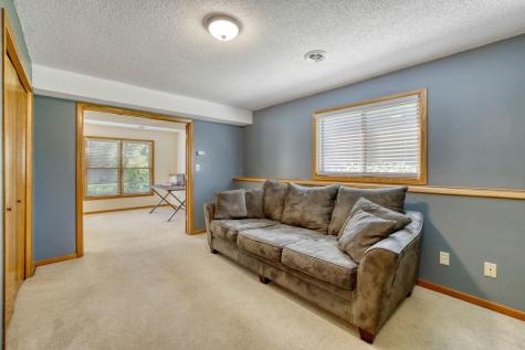 1412 Rushmore Crescent Burnsville MN 55306