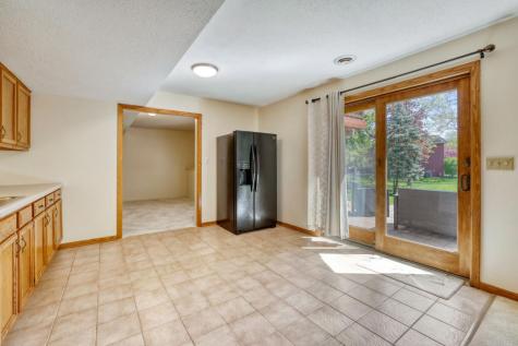 1412 Rushmore Crescent Burnsville MN 55306