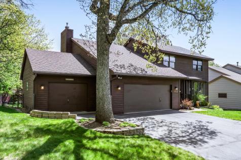 1412 Rushmore Crescent Burnsville MN 55306