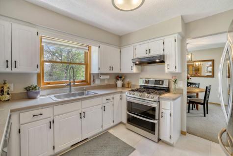 1412 Rushmore Crescent Burnsville MN 55306