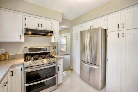 1412 Rushmore Crescent Burnsville MN 55306