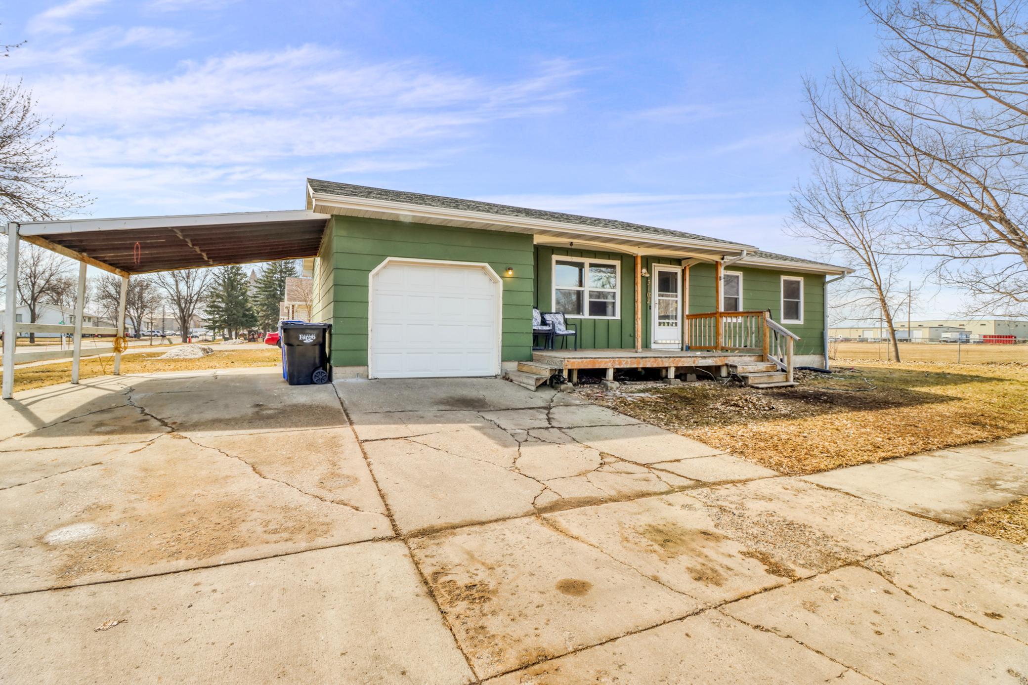 3102 8th Avenue N Fargo ND 58102