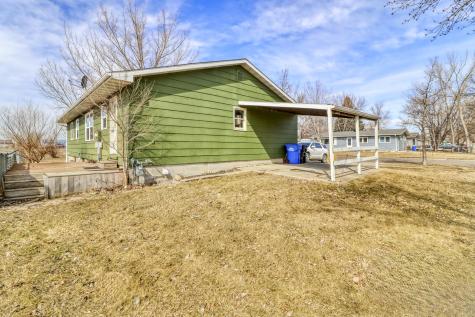 3102 8th Avenue N Fargo ND 58102