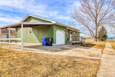 3102 8th Avenue N Fargo ND 58102