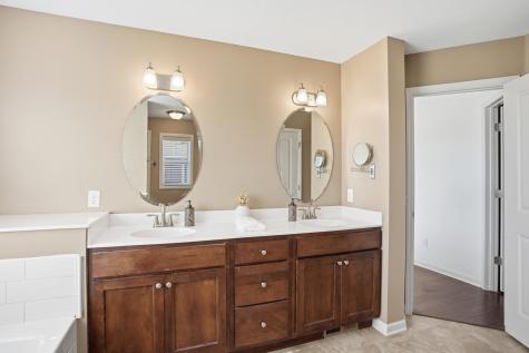 16885 Diamonte Way Lakeville MN 55044