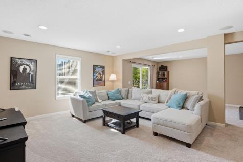 16885 Diamonte Way Lakeville MN 55044