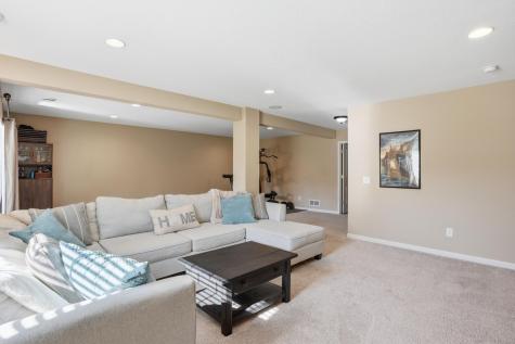 16885 Diamonte Way Lakeville MN 55044