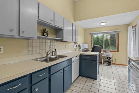 5189 Beachside Drive Hopkins MN 55343