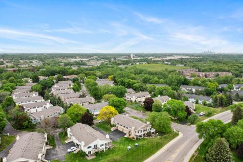 5189 Beachside Drive Hopkins MN 55343