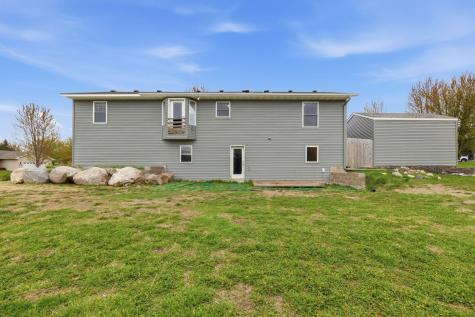 618 Hunter Circle Winsted MN 55395
