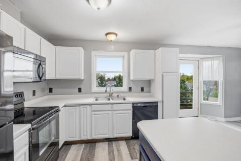 618 Hunter Circle Winsted MN 55395