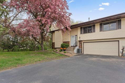 907 Heritage Court W Vadnais Heights MN 55127