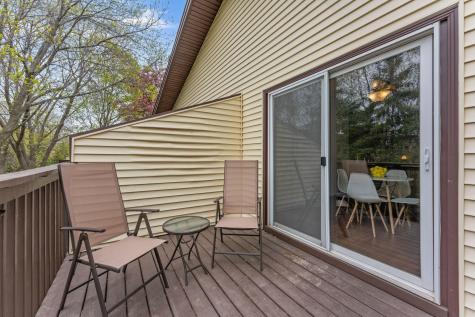 907 Heritage Court W Vadnais Heights MN 55127
