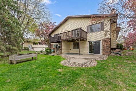 907 Heritage Court W Vadnais Heights MN 55127