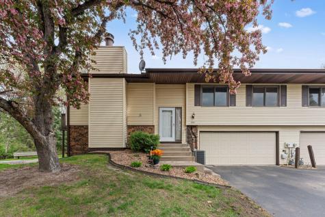 907 Heritage Court W Vadnais Heights MN 55127