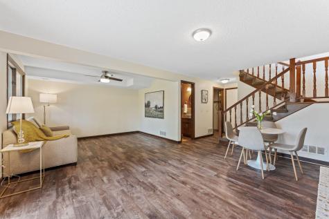 907 Heritage Court W Vadnais Heights MN 55127