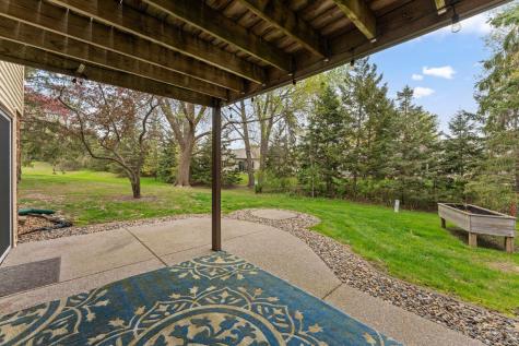 907 Heritage Court W Vadnais Heights MN 55127