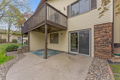 907 Heritage Court W Vadnais Heights MN 55127