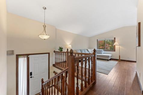 907 Heritage Court W Vadnais Heights MN 55127