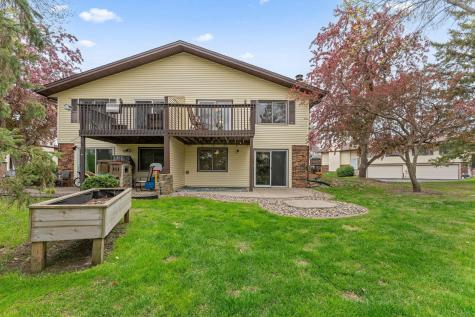 907 Heritage Court W Vadnais Heights MN 55127