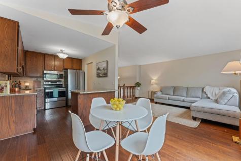 907 Heritage Court W Vadnais Heights MN 55127