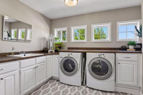 8385 Kelzer Pond Drive Victoria MN 55386