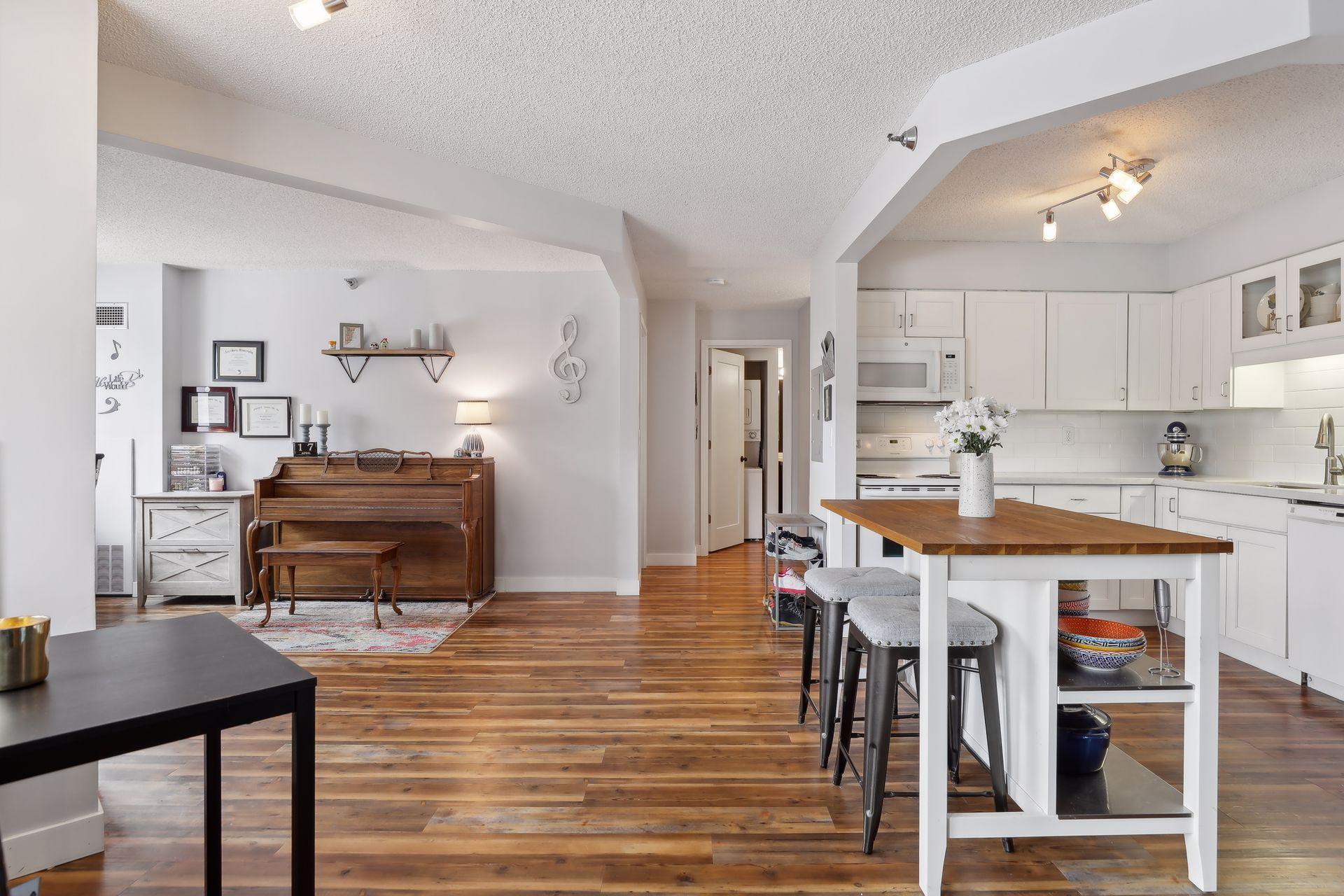 78 10th Street E Saint Paul MN 55101