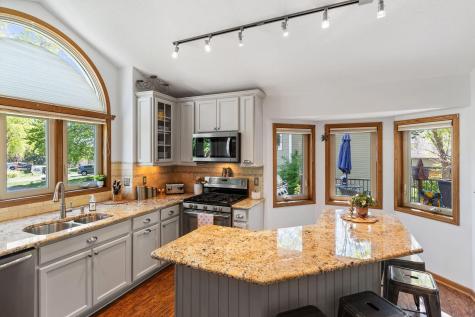 15000 Sunrise Lane Burnsville MN 55306