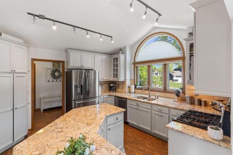 15000 Sunrise Lane Burnsville MN 55306