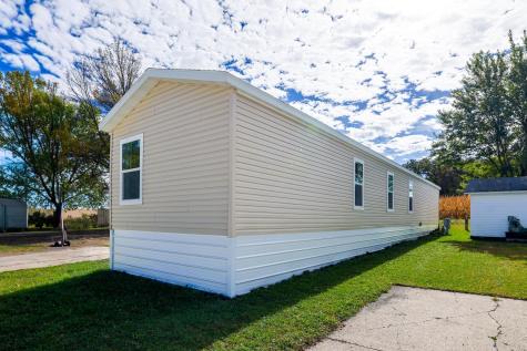 378 Hillcrest Circle Clarks Grove MN 56016