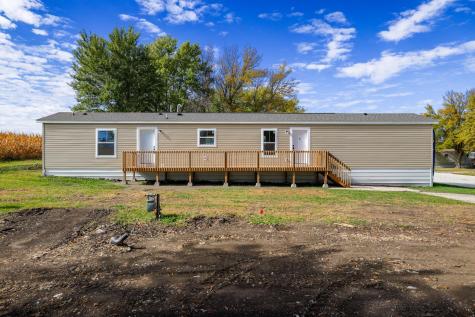 378 Hillcrest Circle Clarks Grove MN 56016