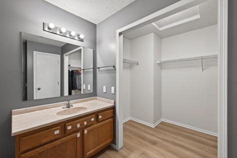 2494 Wilshire Court Mendota Heights MN 55120