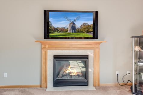 9743 Almond Avenue N Brooklyn Park MN 55443