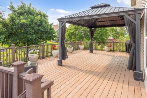 9743 Almond Avenue N Brooklyn Park MN 55443