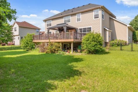 9743 Almond Avenue N Brooklyn Park MN 55443