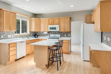 9743 Almond Avenue N Brooklyn Park MN 55443