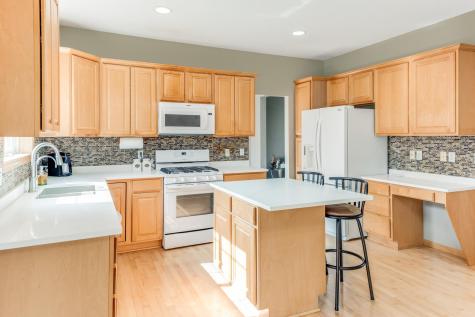 9743 Almond Avenue N Brooklyn Park MN 55443