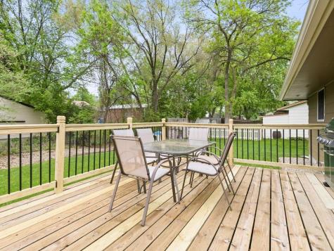 529 5 1/2 Street NW Elk River MN 55330